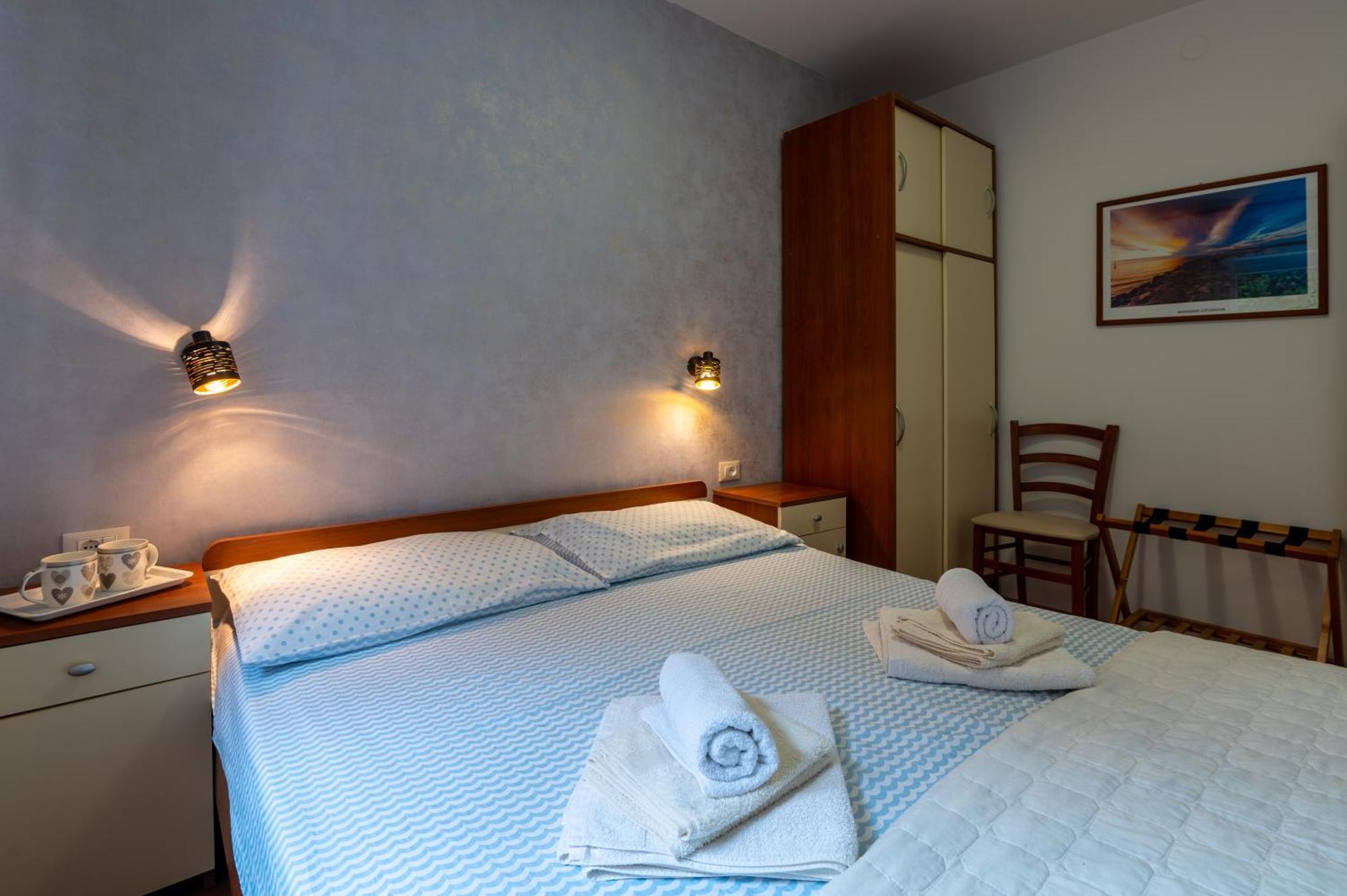 Apartments Mirella Новиград Экстерьер фото