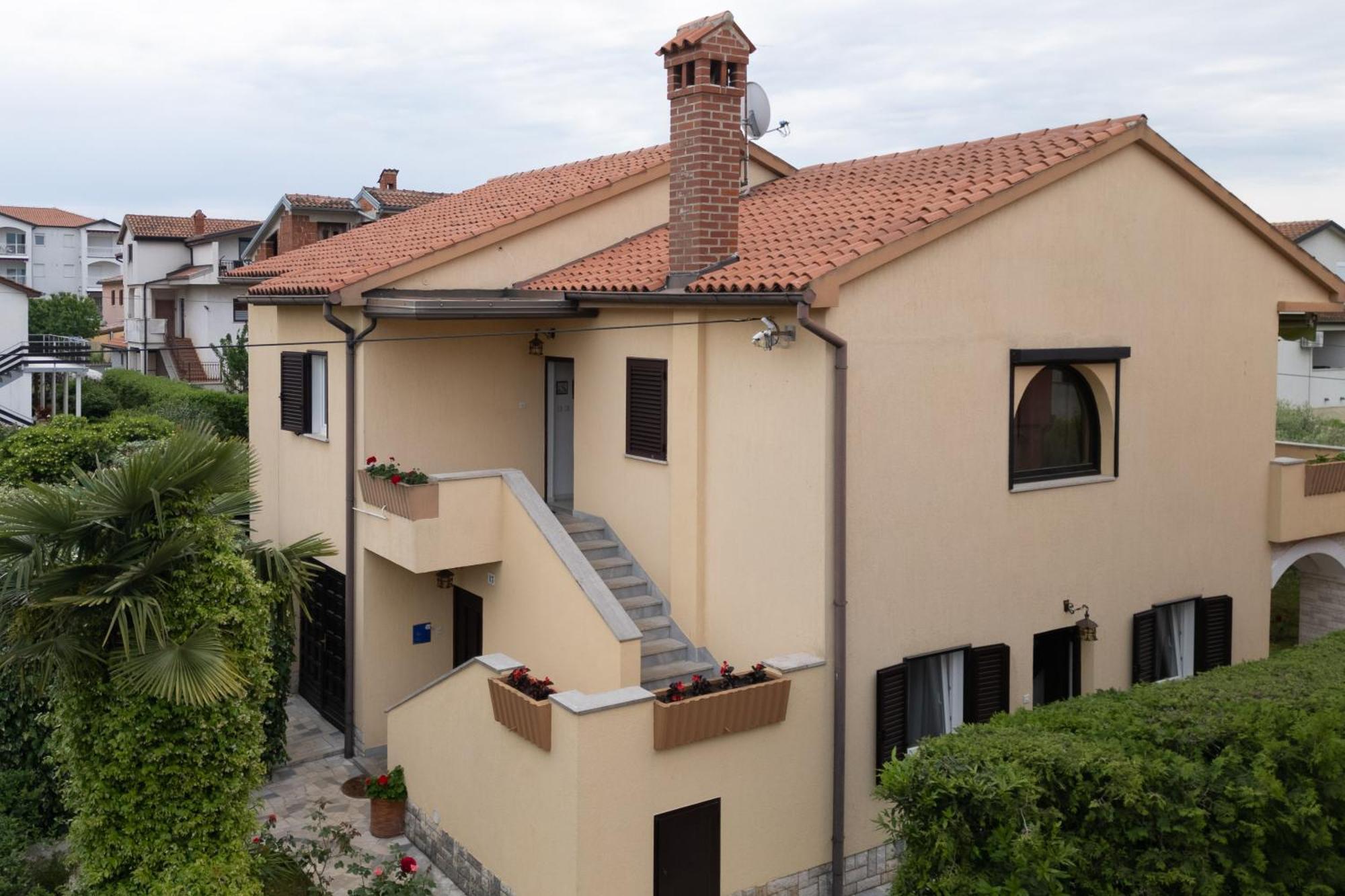 Apartments Mirella Новиград Экстерьер фото